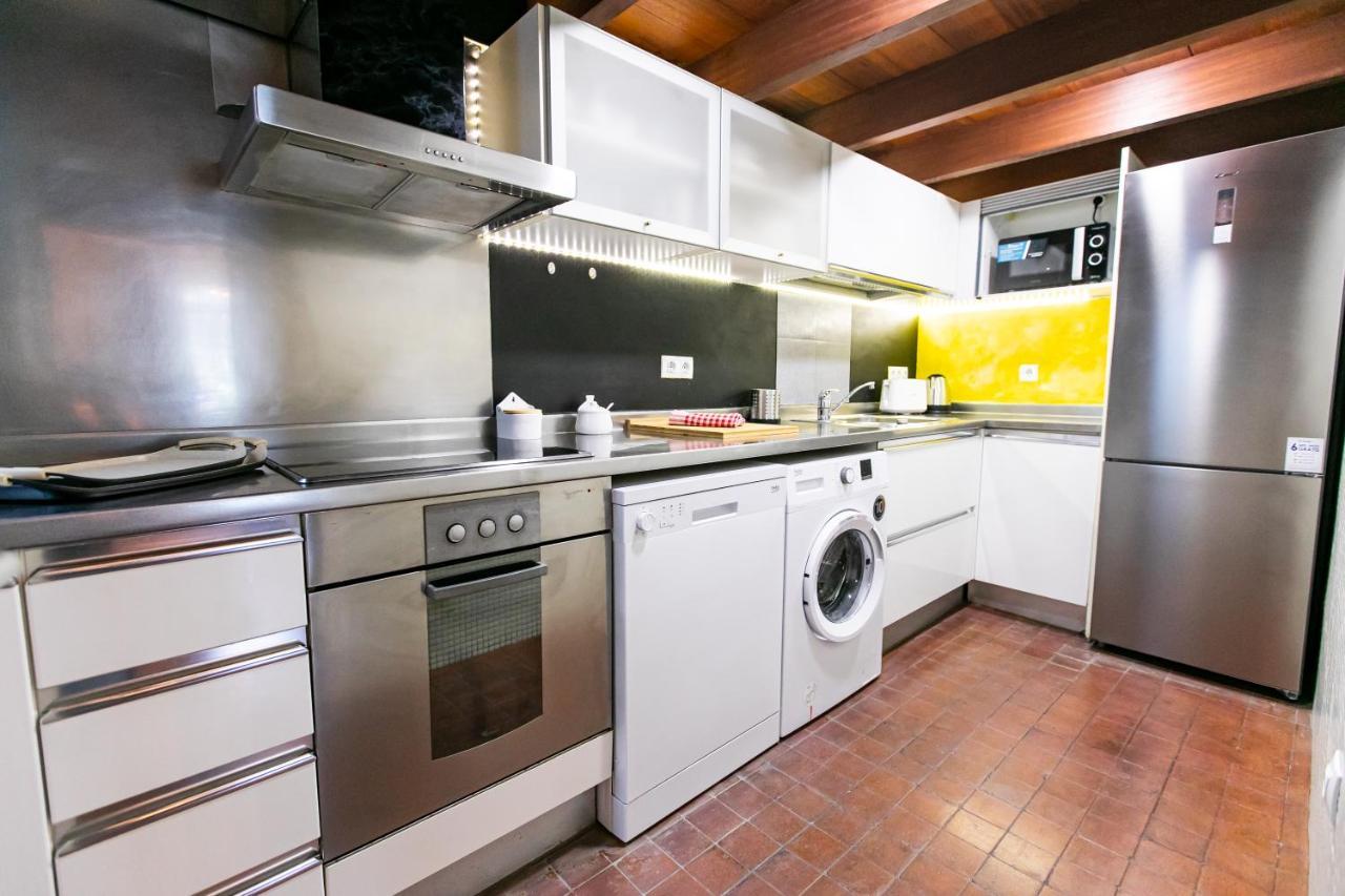 Apartamento 3 Dormitorios En Calle San Vicente. Seville Luaran gambar