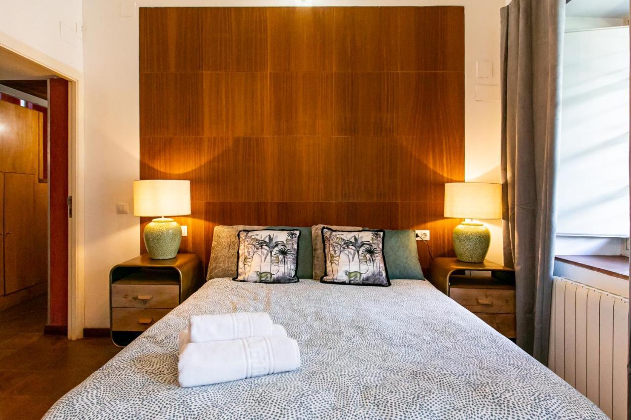 Apartamento 3 Dormitorios En Calle San Vicente. Seville Luaran gambar