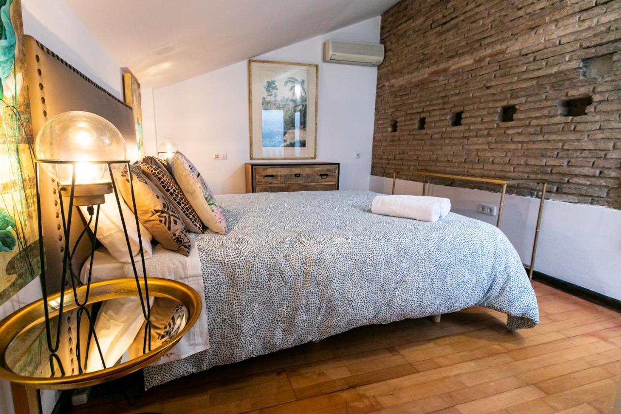 Apartamento 3 Dormitorios En Calle San Vicente. Seville Luaran gambar