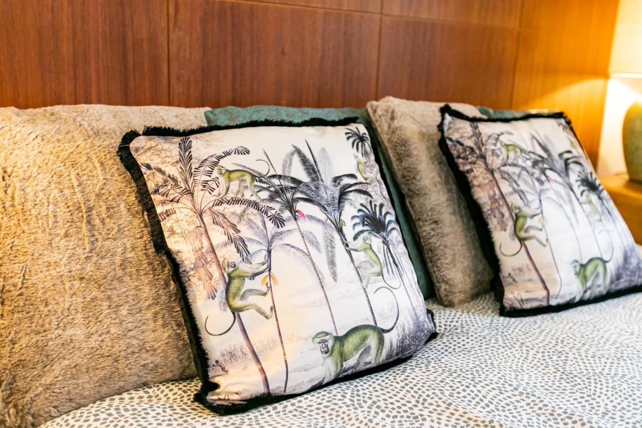 Apartamento 3 Dormitorios En Calle San Vicente. Seville Luaran gambar