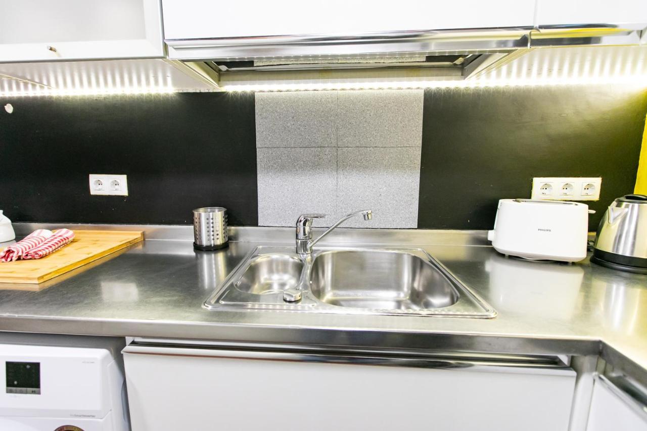 Apartamento 3 Dormitorios En Calle San Vicente. Seville Luaran gambar